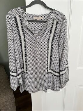 Ann Taylor LOFT Top Small black white long sleeves